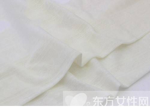 时尚彩袜穿搭技巧 穿出极致纤长大美腿