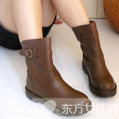 冬季时尚短靴搭配 彰显出多样化的潮范