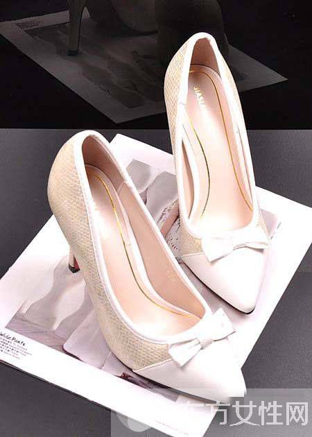 优雅细高跟单鞋推荐 简约大方的不二之选