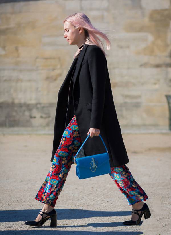 小白鞋穿腻了 不妨来一双永不过时的小黑鞋