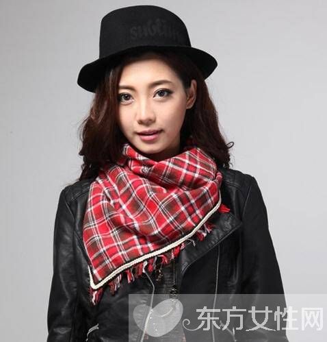 红色围巾搭配法则 对单调沉闷的冬天say no