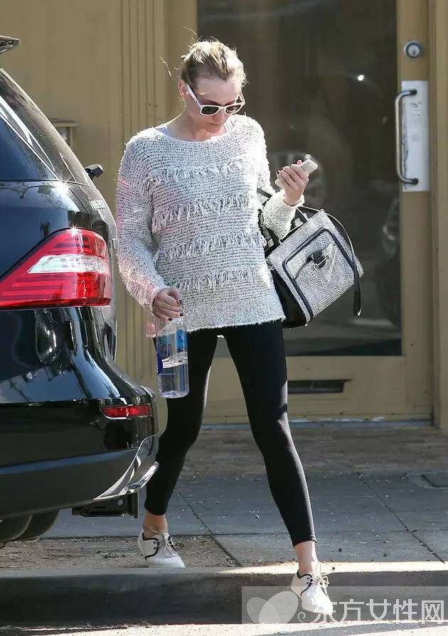 女星们都在穿的草鞋 你还等什么