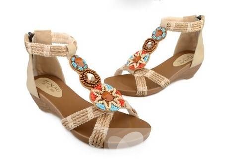 夏季时尚草编坡跟凉鞋 尽显田园风情