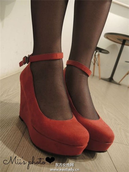 丝袜穿搭小技巧 这样穿才性感