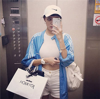 复古棒球帽强势回归 看日韩台女星如何穿搭
