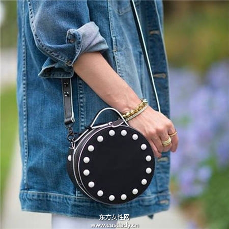潮人都爱这种包 包包 圆一点 就多点时髦