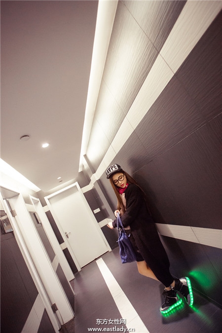 穿搭新宠儿 缤纷吸睛萤光鞋