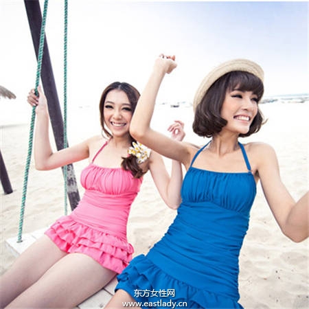 你还穿比基尼吗 试试连身泳装 性感又遮肉