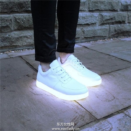 穿搭新宠儿 缤纷吸睛萤光鞋