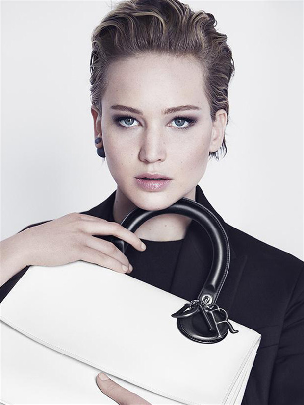 迪奥推出最新Be Dior 手袋广告大片