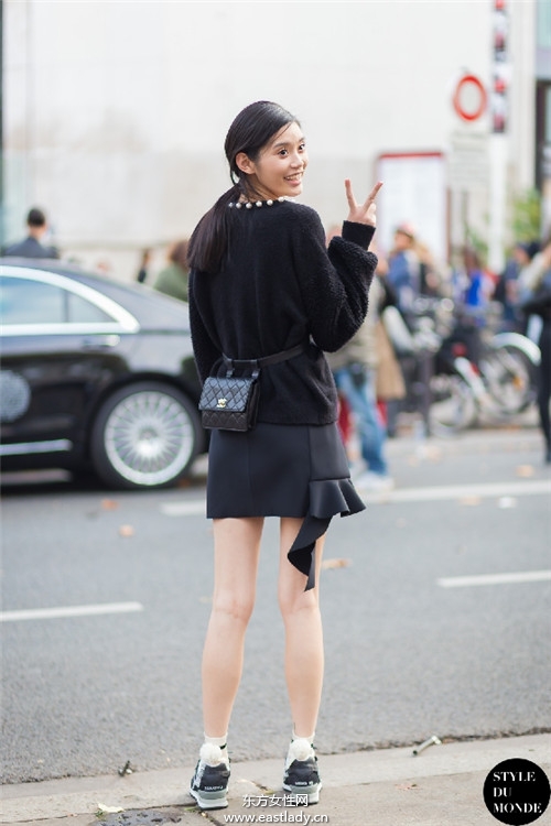 腰包的5个搭法 时尚不俗气