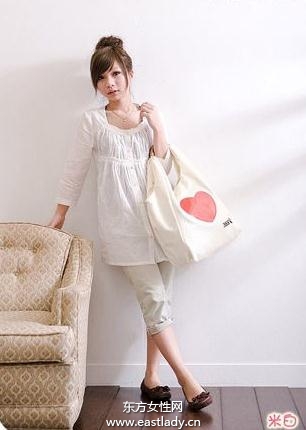 百搭休闲包将时尚表现的非常有个性