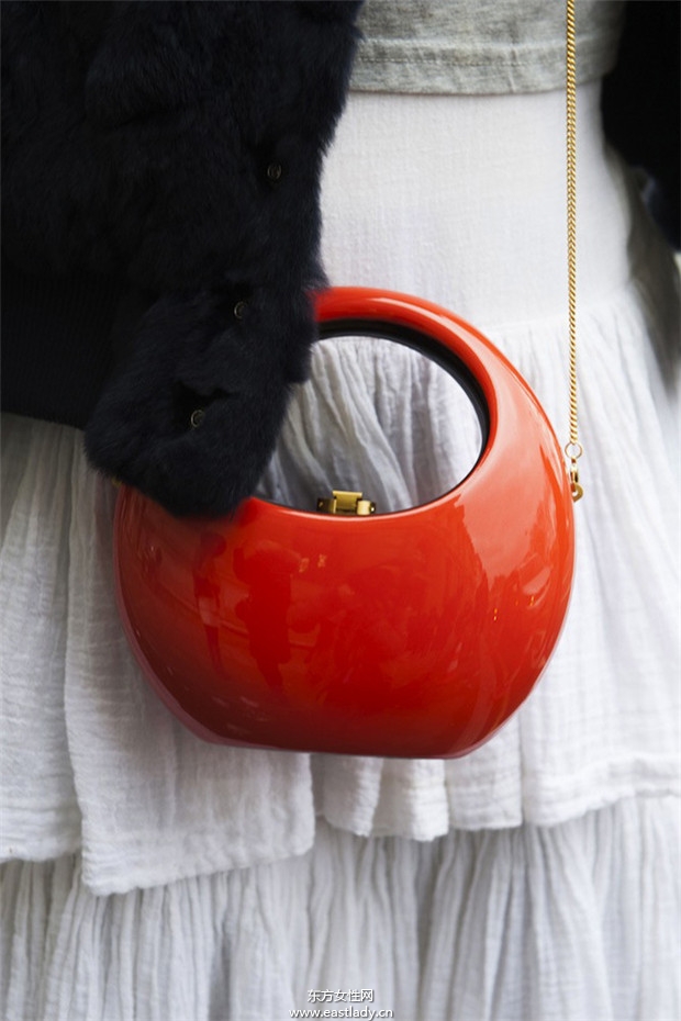 街头达人百变饰品搭个性十足