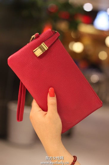 简约实用手拿包出席公共活动不错的选择