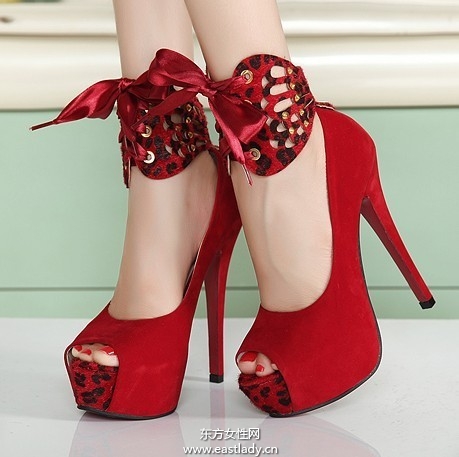 2013新款鱼嘴鞋超透气材质让双脚得到悉心呵护