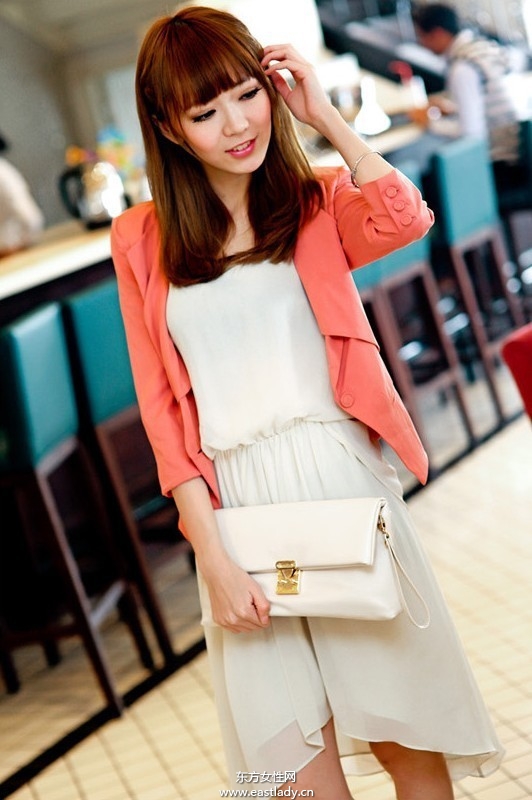 简约实用手拿包出席公共活动不错的选择