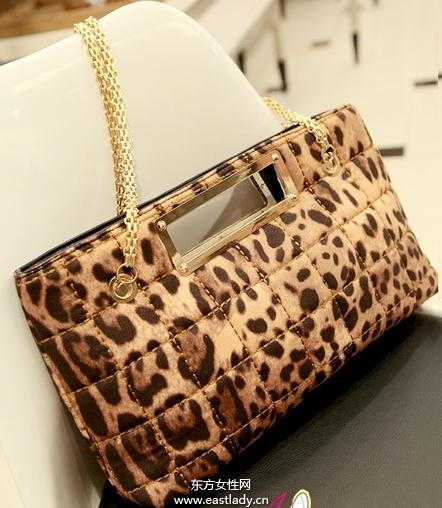 豹纹图案编织包将时尚进行到底