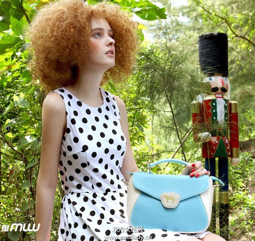 五款最新手提包出街不用愁