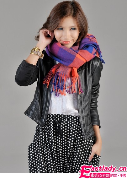 时尚围巾单品给冬日添温暖