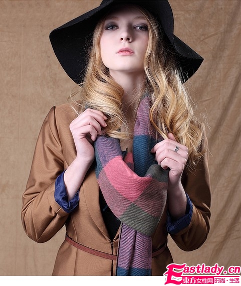 时尚围巾单品给冬日添温暖