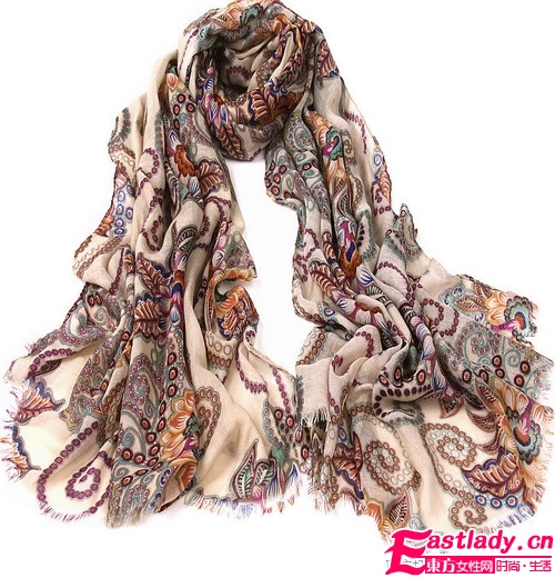 时尚围巾单品给冬日添温暖