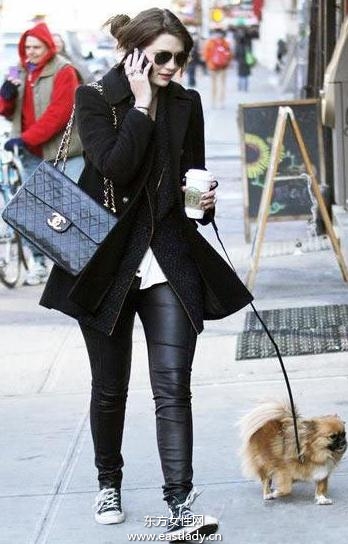 学明星穿时尚休闲帆布鞋