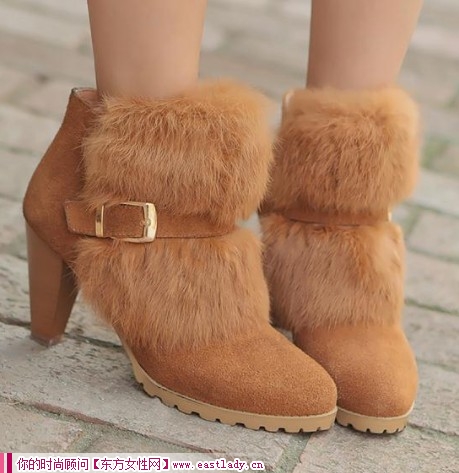 兔毛皮带粗跟小短靴 挡不住的诱惑