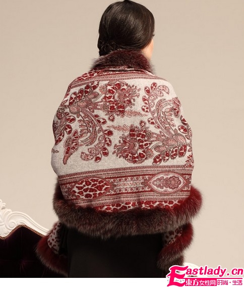 时尚围巾单品给冬日添温暖