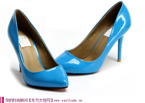 尖头时尚高跟鞋 让你的味道与众不同