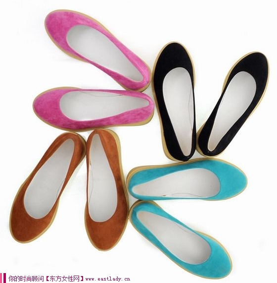 坡跟松糕厚底圆头浅口平跟单鞋 穿出时尚魅力