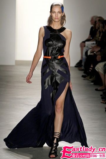 性感不色情 20112春夏胸贴变灵感缪斯