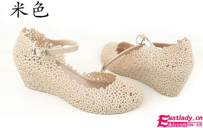 2012新款镂空鸟巢网状塑胶凉鞋 穿出时尚突出个性