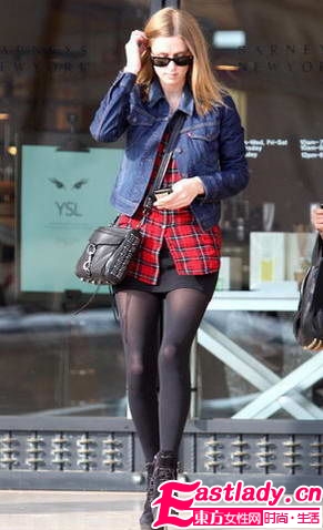 性感短靴上阵 明星齐秀美腿