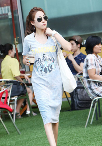 夏季T恤必备单品 打造完美的时尚造型