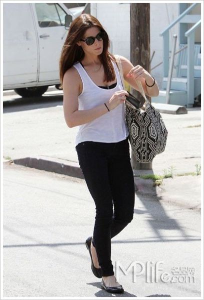 众多明星追捧的小背心 清凉有绝招