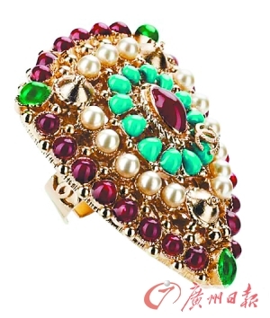 女人时尚追求无止境 用珠宝配饰点亮衣橱