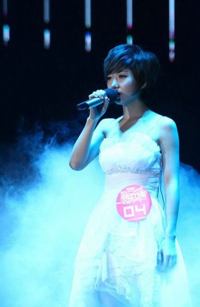 2011快乐女声11强 看看谁的穿衣水平高