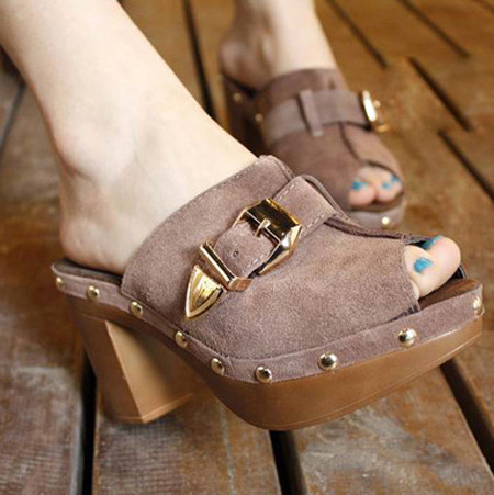 2011夏全牛皮磨砂款拖鞋 舒适又潮流