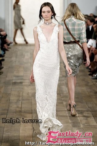 2011春夏蕾丝裙新品发布 打造优雅女人味
