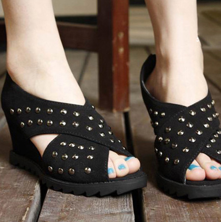 2011夏全牛皮磨砂款拖鞋 舒适又潮流