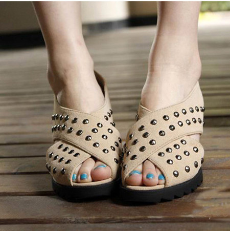 2011夏全牛皮磨砂款拖鞋 舒适又潮流