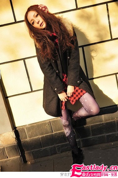 另类打底裤穿搭 摆脱冬季沉闷