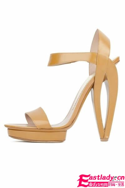 索菲娅首席设计师盘点2010年奢侈女鞋红榜