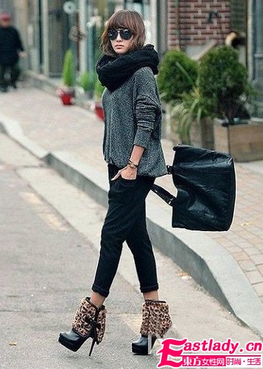 巧搭裤子和靴子 纤细美腿show出来