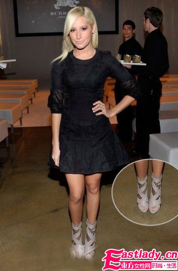 明星鱼嘴短靴 性感帅气大碰撞