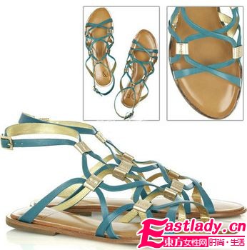 假日出游靓搭配 波西米亚凉鞋让你足下生辉