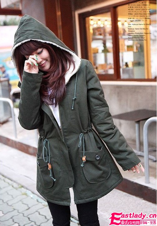 韩版过腰棉外套 秀出冬季曼妙好身材