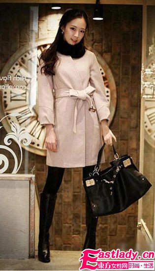 职场优雅甜美展现 OL大衣最In潮