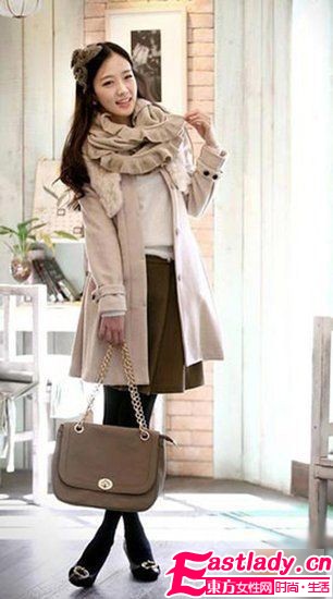 职场优雅甜美展现 OL大衣最In潮