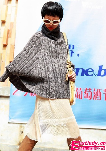 保暖混搭 御寒披肩人手一件